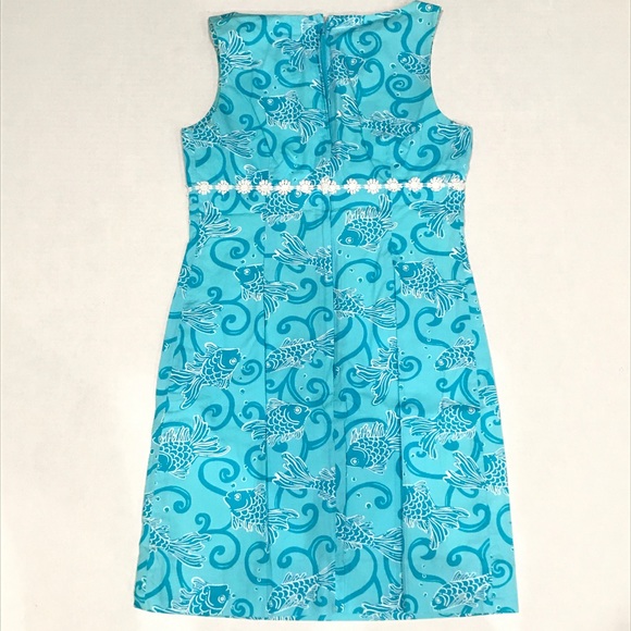 MOVÍNG SALE; ALL MUST GO!!! Lilly Pulitzer V-Neck Shift Dress - Size 2 - Picture 2 of 6